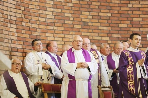 Ostatnie pożegnanie śp. ks. kan. Franciszka Janczego