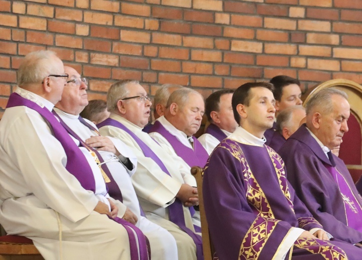 Ostatnie pożegnanie śp. ks. kan. Franciszka Janczego