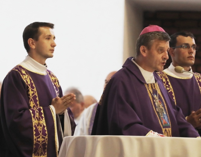 Ostatnie pożegnanie śp. ks. kan. Franciszka Janczego