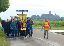 ▲	Do przejścia z Malborka jest 18 kilometrów, toteż wędrówka nie jest zbyt wyczerpująca.