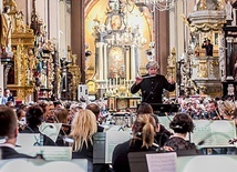 ▲	Podczas inauguracji wystąpiła Orkiestra Symfoniczna Polskiej Filharmonii Bałtyckiej  im. F. Chopina, którą dyrygował Arno Hartmann.