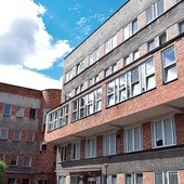 ▼	Szpital Urologiczny w Katowicach, jeden z największych w Polsce, nie znalazł się na liście opublikowanej przez Ministerstwo Zdrowia.