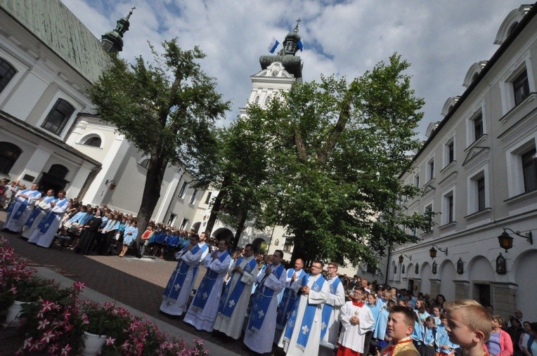 Msza św. na placu sanktuaryjnym