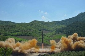 Korea Płn. przetestowała pocisk zdolny przenosić głowicę nuklearną
