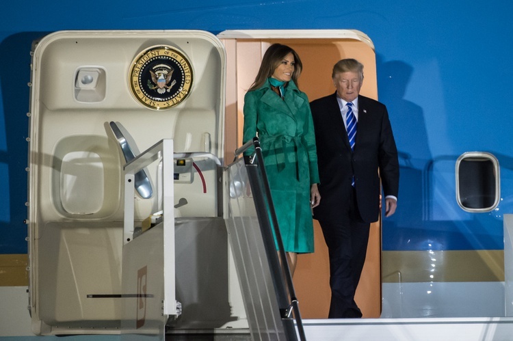 Donald Trump w Polsce - przylot na lotnisko.