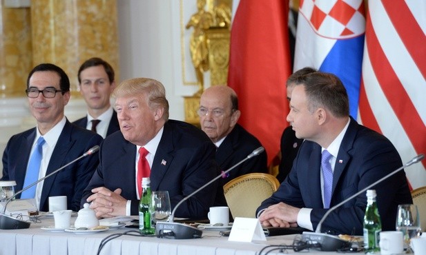 Trump: Kiedy będziecie kupować sprzęt wojskowy, mam nadzieję, że będziecie myśleć tylko o USA