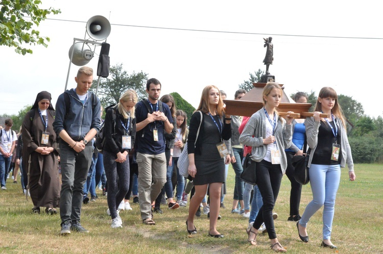 Studenci u Karoliny