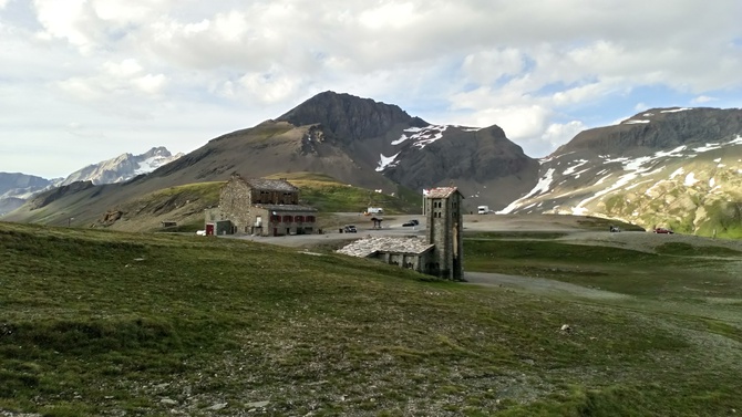 Biało-czerwoni w Val d'Isere - malowniczej dolinie w sercu Alp