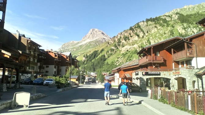 Biało-czerwoni w Val d'Isere - malowniczej dolinie w sercu Alp