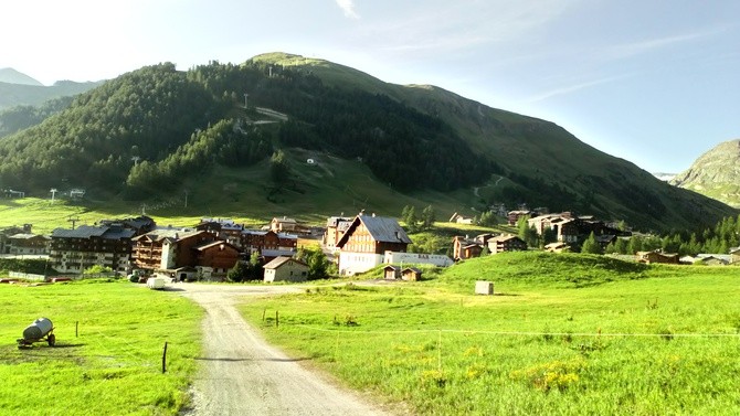 Biało-czerwoni w Val d'Isere - malowniczej dolinie w sercu Alp