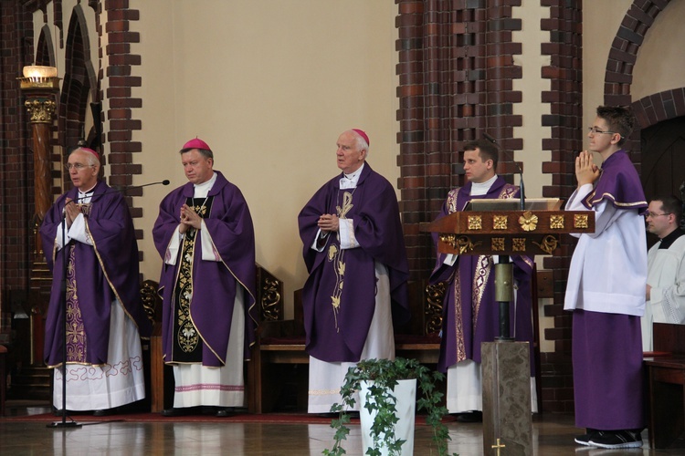 Pogrzeb śp. Matyldy Kupny, mamy abp. Józefa Kupnego