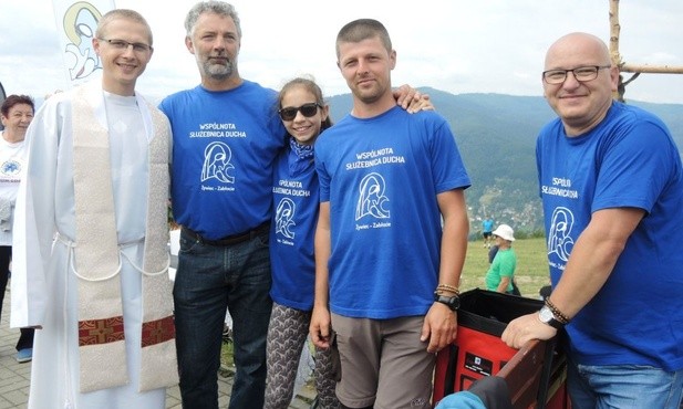 Organizatorzy spotkania na Żarze ze wspólnoty "Służebnica Ducha"