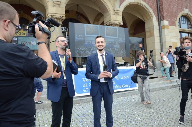 Oczekiwanie na tarnogórskim rynku 