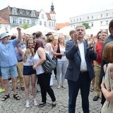 Oczekiwanie na tarnogórskim rynku 