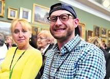 ▲	Barbara Finkelstein z synem Maxem podczas spotkania otwierającego zjazd.