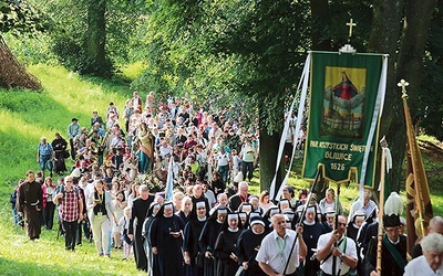 ▲	Obchody kalwaryjskie to główne wydarzenie ku czci Wniebowzięcia NMP.