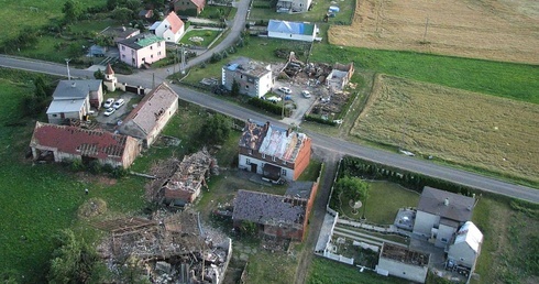 Caritas z pomocą poszkodowanym przez trąbę powietrzną