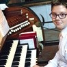 ▲	Młody Jakub Moneta jako organista ma już dość spore doświadczenie.