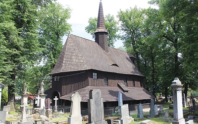 ▲	Kościół Najświętszej Maryi Panny w Broumovie jest drugą najstarszą drewnianą budowlą w Europie Środkowej.