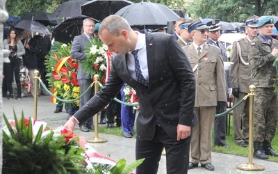 Budowanie mostów ponad całą bolesną przeszłością