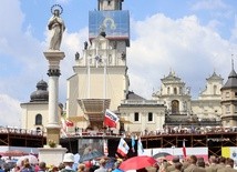 Pielgrzymki na Jasną Górę przed świętem Matki Bożej Szkaplerznej