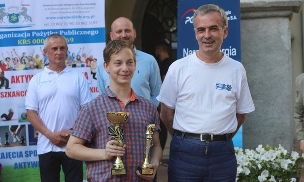 Były też puchary dla najlepszych zawodników łodygowickiej klubu Eurobeskidów. Aż dwa zdobył reprezentant sekcji szachowej Kamil Kubica