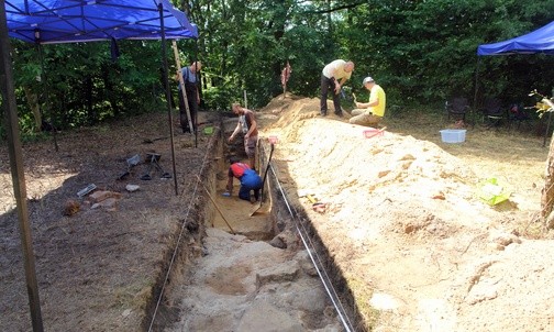 Pracują archeolodzy i społecznicy
