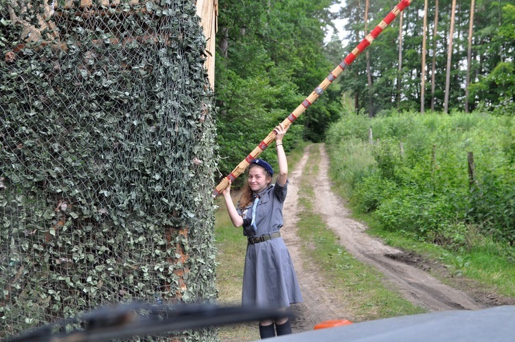 Harcerze z ZHR na obozie koło Drawska Pomorskiego