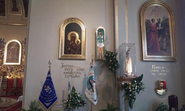 Sanktuarium św. Tereski od Dzieciątka Jezus w Chwałowicach 