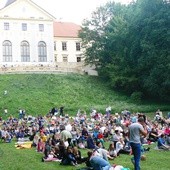 Kino pod chmurką