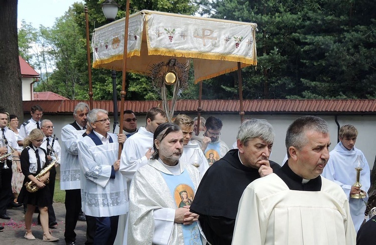 Odpust w Rychwałdzie z monstrancją fatimską