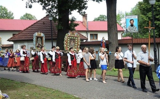 Odpust w Rychwałdzie z monstrancją fatimską