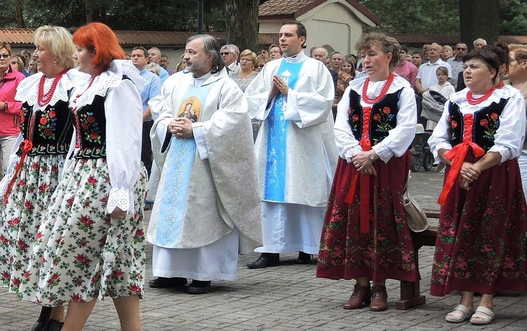 Odpust w Rychwałdzie z monstrancją fatimską