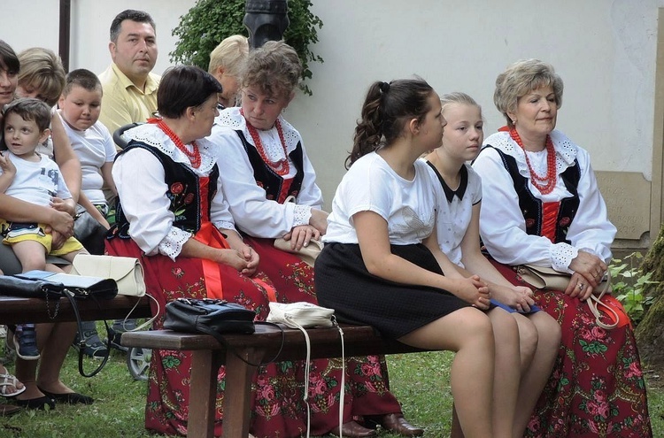 Odpust w Rychwałdzie z monstrancją fatimską