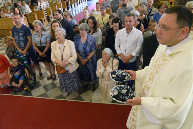 Przyjęcie szkaplerza w skarżyskim sanktuarium