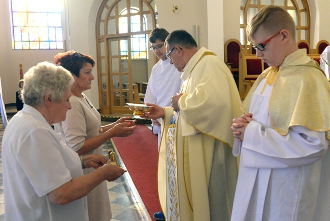 Przyjęcie szkaplerza w skarżyskim sanktuarium