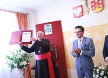 Bp Czesław Stanula uhononorowany przez Szerzyny