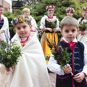 Organizatorzy spotkania chcieliby, aby stroje śląskie nie były używane wyłącznie podczas uroczystości religijnych czy państwowych. Na zdjęciu Niedziela Palmowa w Katowicach- -Bogucicach.