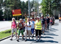 Pątnicy w drodze do Lichenia.