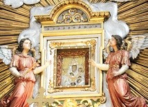 ▲	W ołtarzu znajduje się kopia rzymskiej Santa Maria Maggiore.