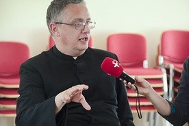 – Idą nowe czasy, a wraz z nimi nowe wyzwania. Chcemy modernizować nasze podejście do spraw nauczania katechezy  – mówi ks. prof. Piotr Tomasik.