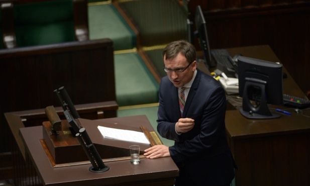 Ziobro w Sejmie: Chcemy oddać sądy polskiemu społeczeństwu