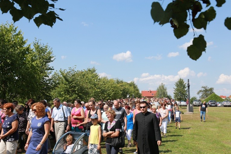 Droga Krzyżowa w Wał Rudzie