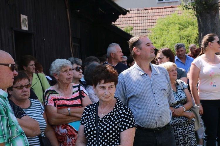 Droga Krzyżowa w Wał Rudzie