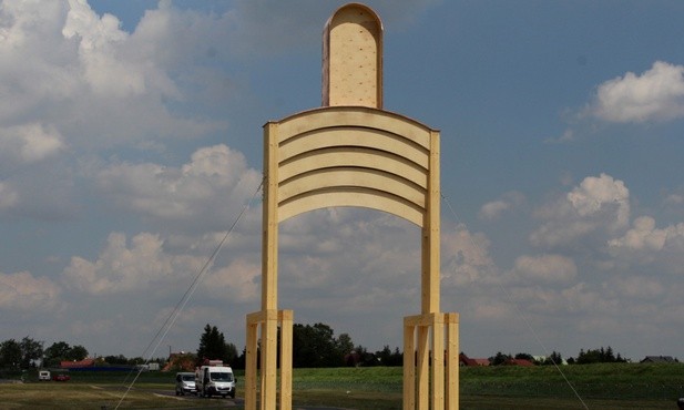 Brama Miłosierdzia znów stanęła w Brzegach