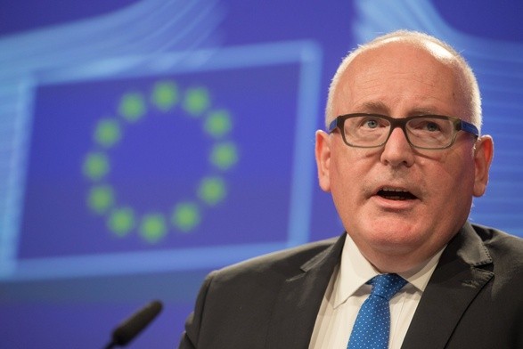 Timmermans ostro o sytuacji w Polsce