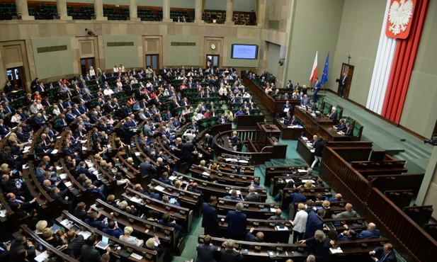 Poseł Nowoczesnej wykluczony z obrad 