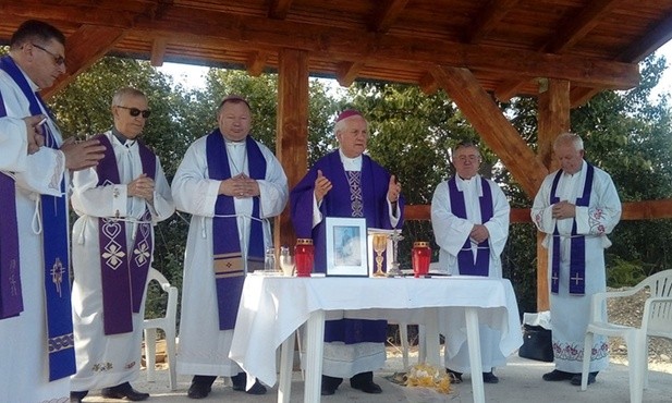 Pamięć na gruzach kościoła