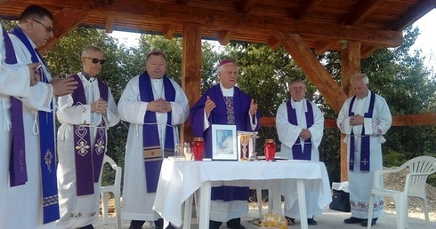 Pamięć na gruzach kościoła