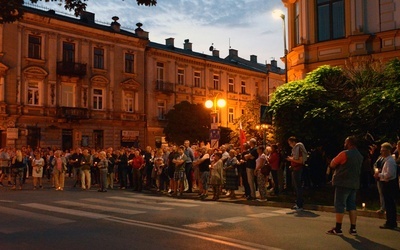 Protest w Radomiu przed siedzibą Sądu Okręgowego